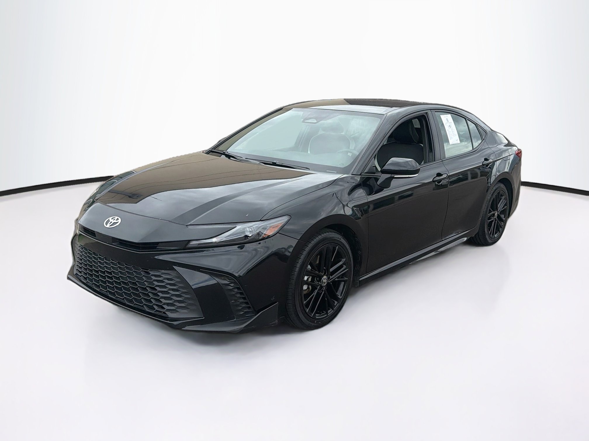 Used 2025 Toyota Camry SE FWD image 3