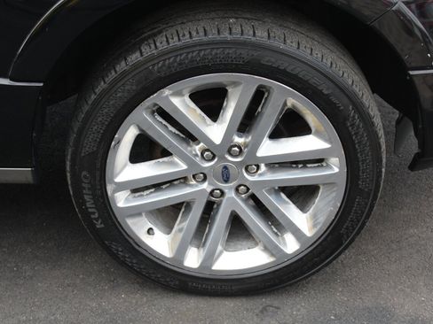 Used 2016 Ford Expedition EL Platinum image 28