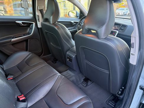 Used 2018 Volvo S60 T5 Dynamic image 23