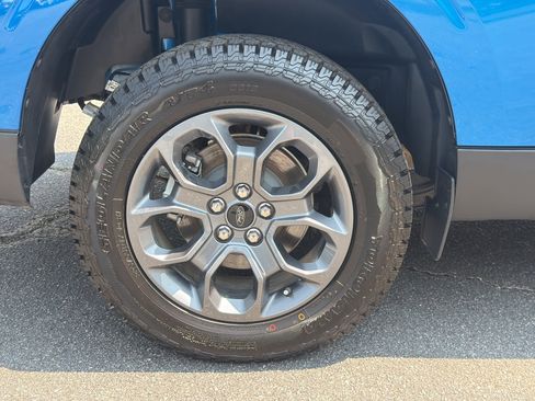Used 2025 Ford Maverick XLT w/ Equipment Group 302A AWD/4WD image 32