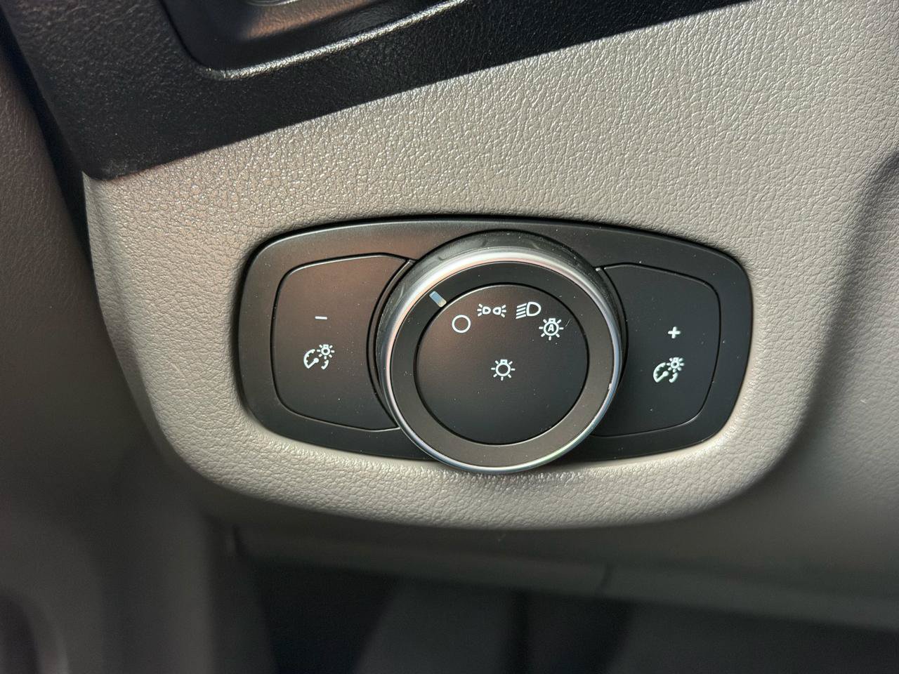 Used 2022 Ford Transit Connect XL FWD image 24