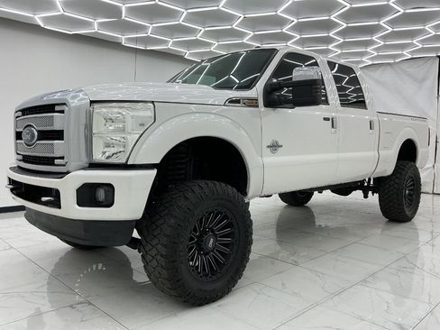 Used 2015 Ford F250 Platinum w/ FX4 Off-Road Package AWD/4WD image 6