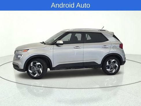 Used 2025 Hyundai Venue SEL FWD image 8