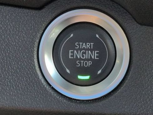 Used 2024 Chevrolet Traverse Z71 AWD/4WD image 38