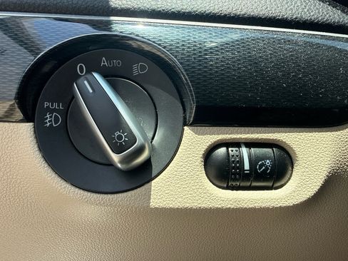 Used 2017 Volkswagen Jetta SEL FWD image 31