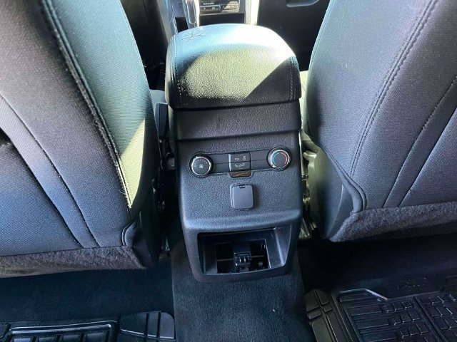 Used 2016 Ford Explorer XLT AWD/4WD image 16