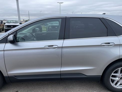 Used 2023 Ford Edge SEL image 35