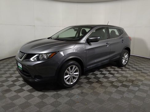 Used 2018 Nissan Rogue Sport S w/ S Appearance Package AWD/4WD image 2