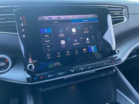 Used 2024 Jeep Wagoneer L Series II w/ Flexible Seating Group image 24