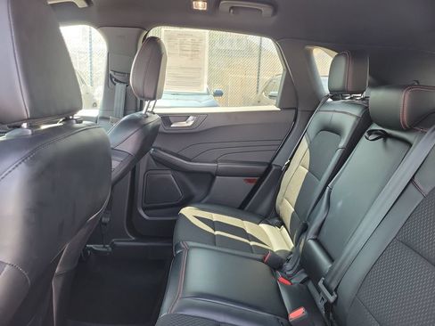 Used 2025 Ford Escape ST-Line Select AWD/4WD image 9