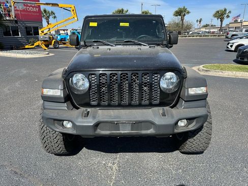 Used 2020 Jeep Gladiator Sport w/ Quick Order Package 24S image 9