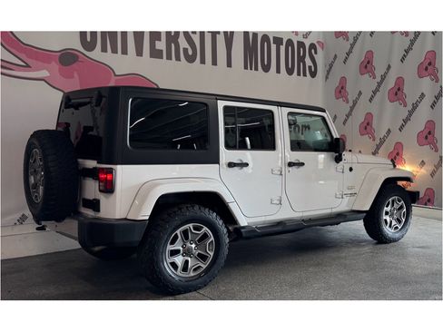 Used 2015 Jeep Wrangler Unlimited Sahara w/ Connectivity Group AWD/4WD image 10