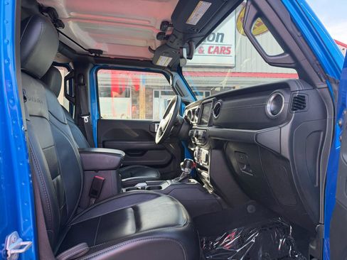 Used 2022 Jeep Wrangler Unlimited Sahara w/ Cold Weather Group image 22