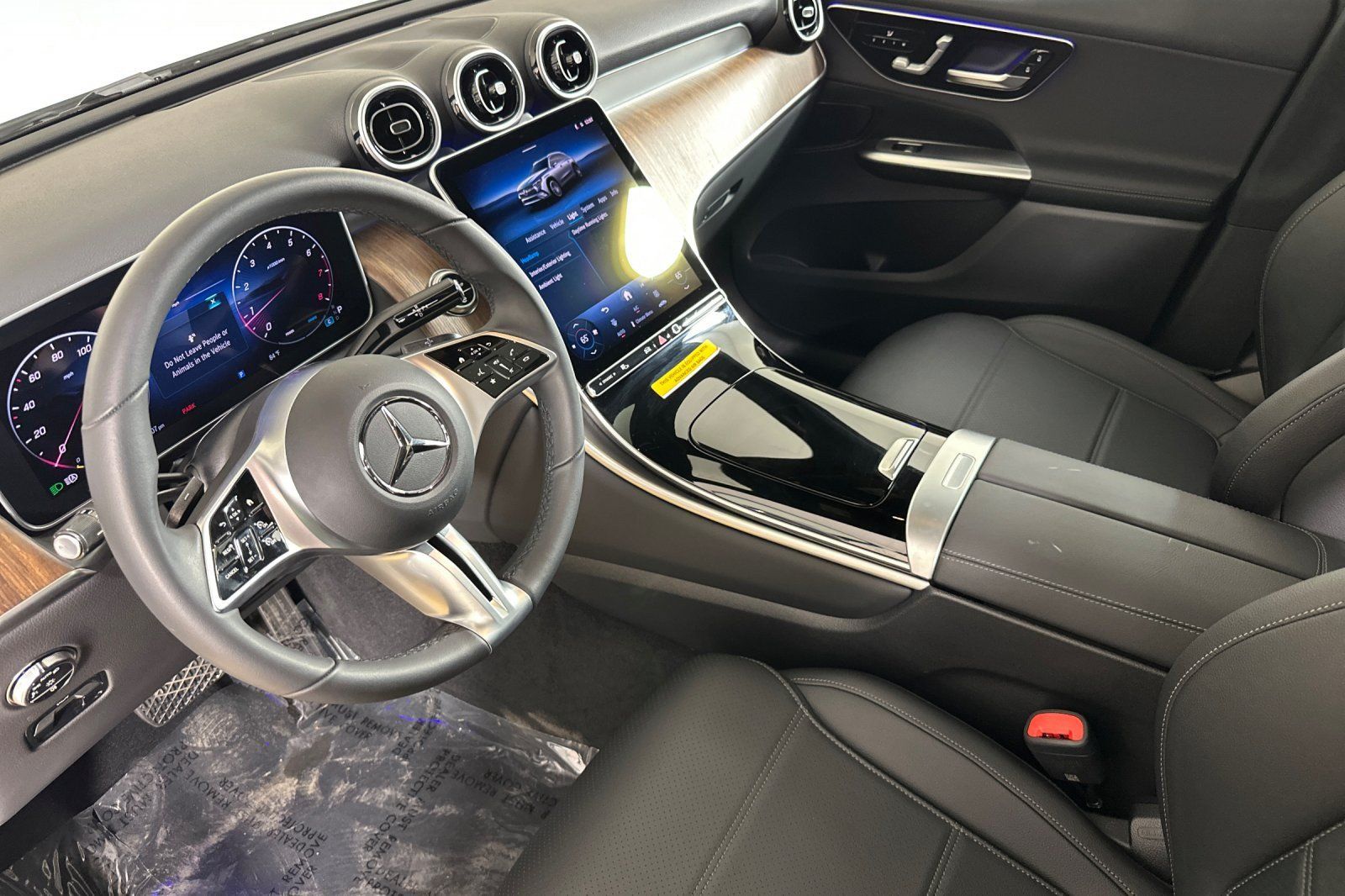 Used 2026 Mercedes-Benz GLC 300 image 9