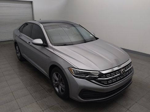 Used 2022 Volkswagen Jetta SE FWD image 13