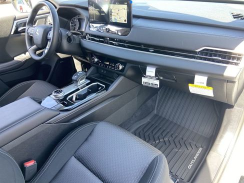 New 2026 Mitsubishi Outlander ES AWD/4WD image 25