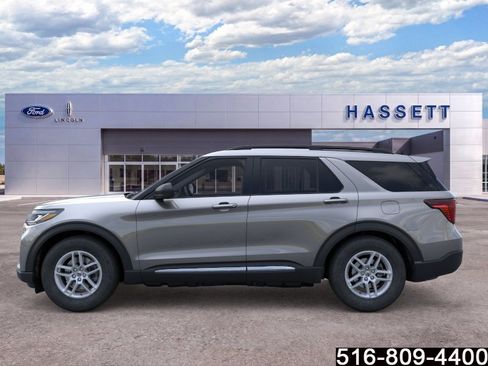 Used 2025 Ford Explorer Active AWD/4WD image 4