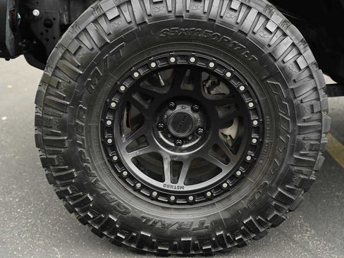 Used 2020 Jeep Wrangler Unlimited Rubicon w/ Dual Top Group AWD/4WD image 9