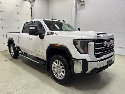 Used 2024 GMC Sierra 3500 SLE w/ SLE Value Package AWD/4WD image 2
