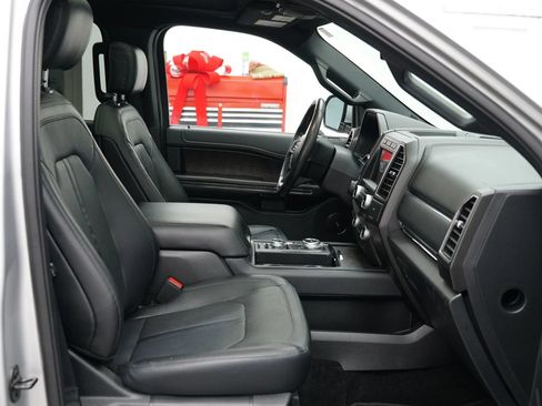 Used 2019 Ford Expedition Limited w/ Equipment Group 302A AWD/4WD image 37
