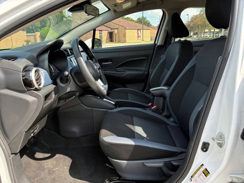 Used 2025 Nissan Versa SV FWD image 20