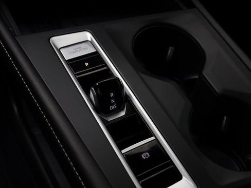 Used 2025 Volkswagen Atlas Cross Sport SE image 10