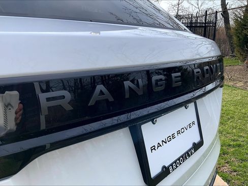Certified 2026 Land Rover Range Rover Velar Dynamic SE AWD/4WD image 31