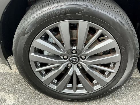 Certified 2024 Nissan Pathfinder SL w/ SL Premium Package image 8