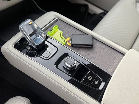 New 2026 Volvo XC90 B6 Ultra w/ Lounge Package image 15