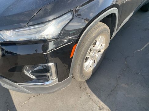 Used 2023 Chevrolet Traverse LS image 2