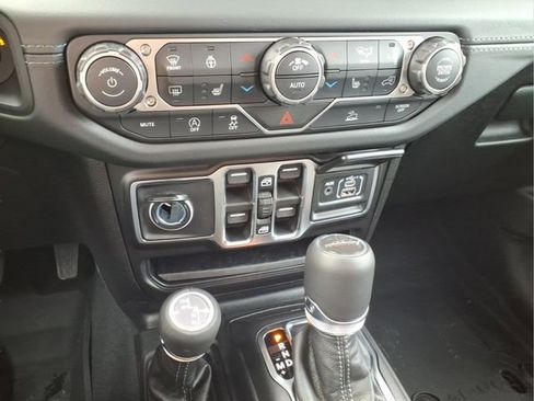 New 2026 Jeep Gladiator Mojave AWD/4WD image 17