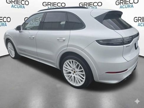 Used 2023 Porsche Cayenne Turbo AWD/4WD image 5