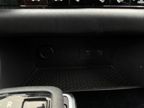 Used 2025 Nissan Pathfinder SV FWD image 26