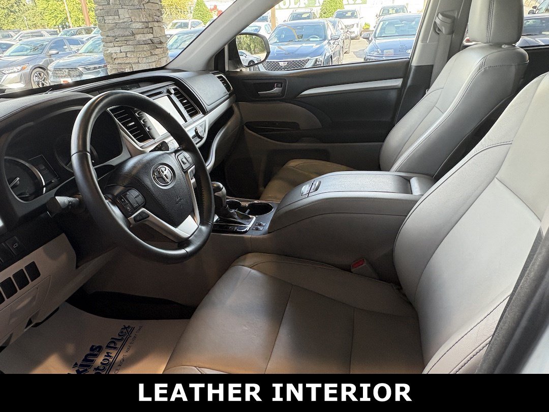 Used 2017 Toyota Highlander XLE AWD/4WD image 22