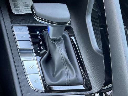 New 2026 Hyundai Elantra Limited FWD image 18