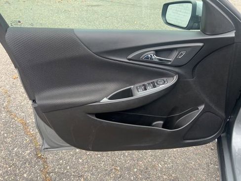 Used 2023 Chevrolet Malibu LT image 22