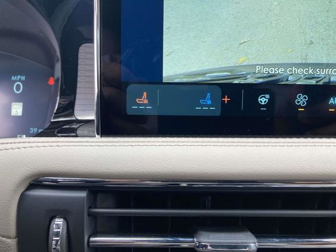 New 2026 Lincoln Corsair Premiere image 21