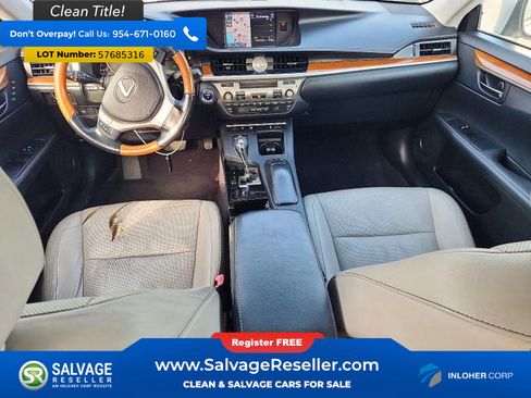 Used 2014 Lexus ES 300h w/ Luxury Package w/Bamboo Trim FWD image 11