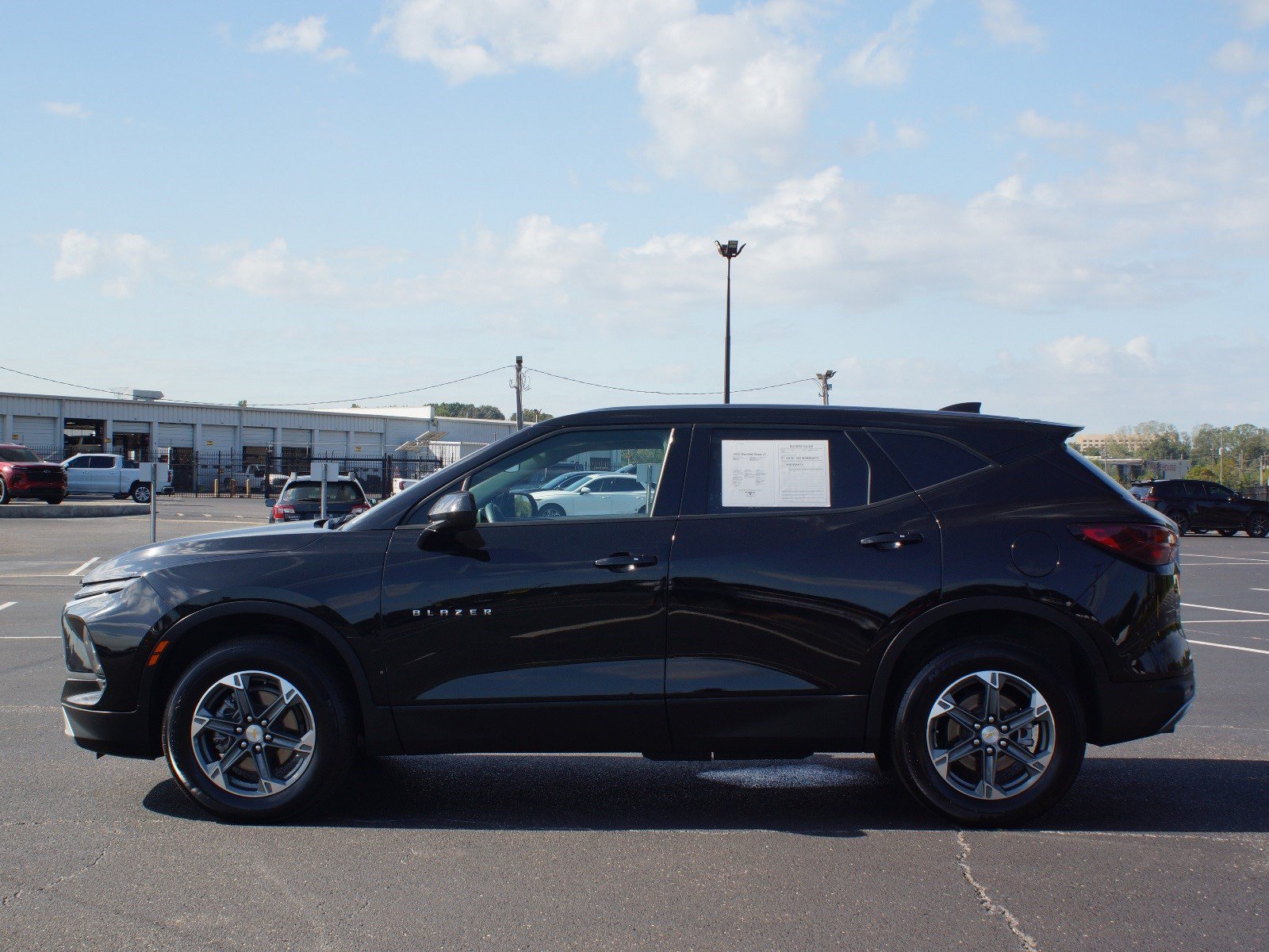 Used 2025 Chevrolet Blazer LT FWD image 12
