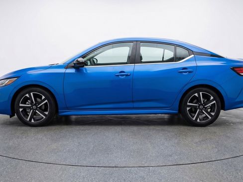 Used 2025 Nissan Sentra SV image 5