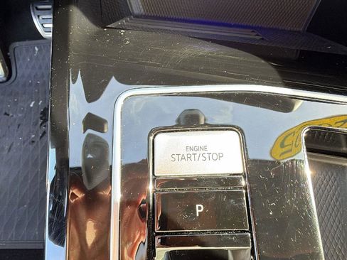 Used 2025 Volkswagen Golf R Black Edition image 21