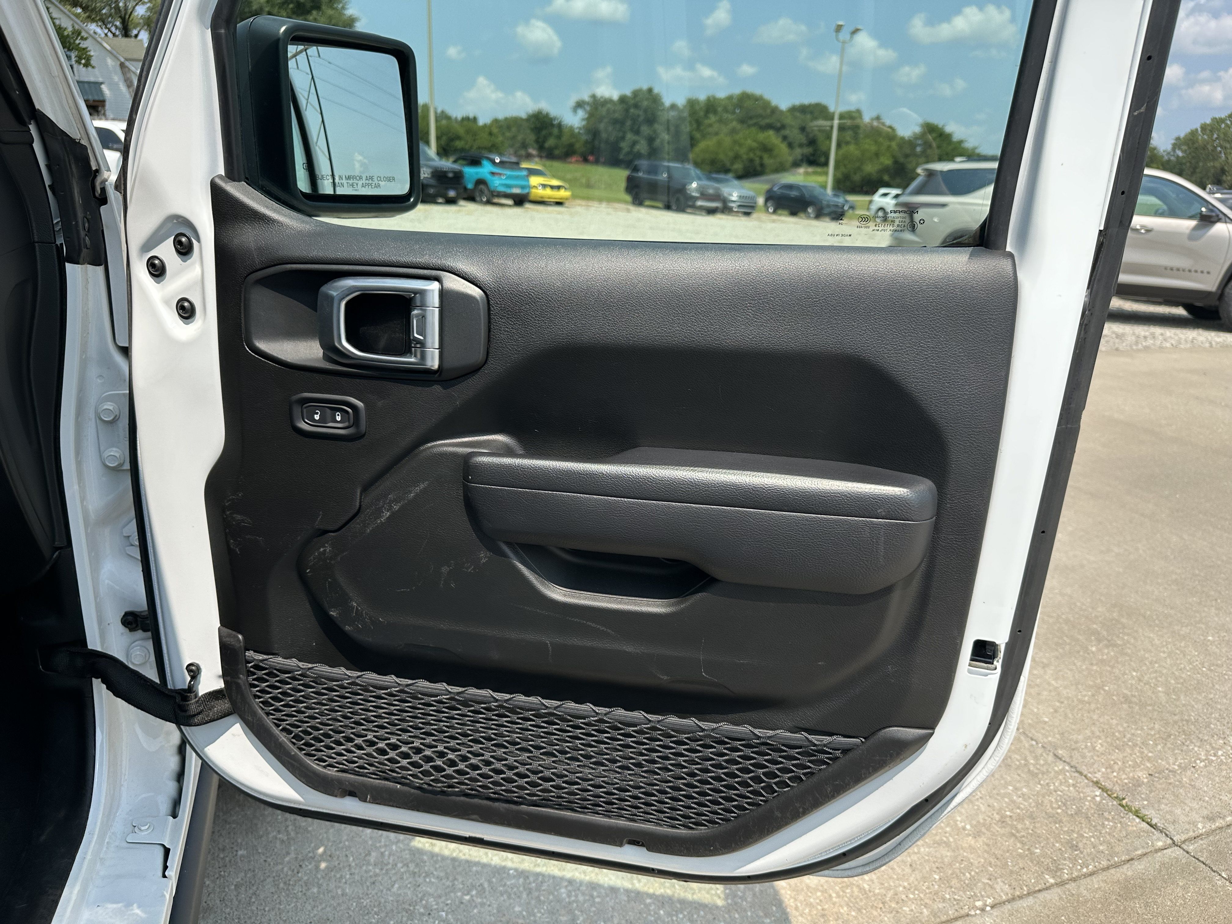Used 2024 Jeep Wrangler Unlimited Rubicon AWD/4WD image 30