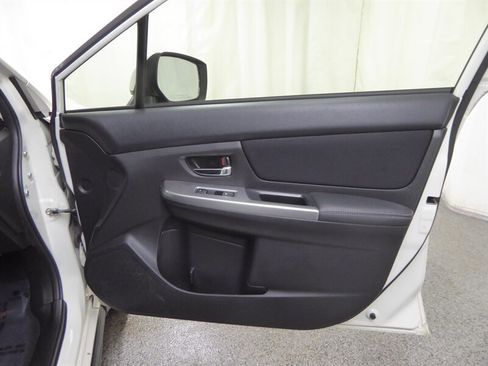 Used 2015 Subaru Crosstrek 2.0i Premium image 25