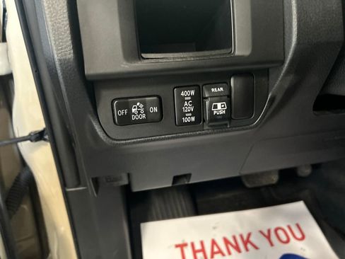 Used 2017 Toyota Tacoma TRD Sport w/ Tow Package (A/T) image 24