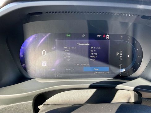 Used 2023 Volvo XC40 B5 Plus w/ Driver Assist Package image 13