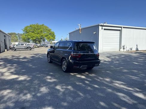 Used 2024 Nissan Armada SL w/ Captain's Chairs Package AWD/4WD image 7