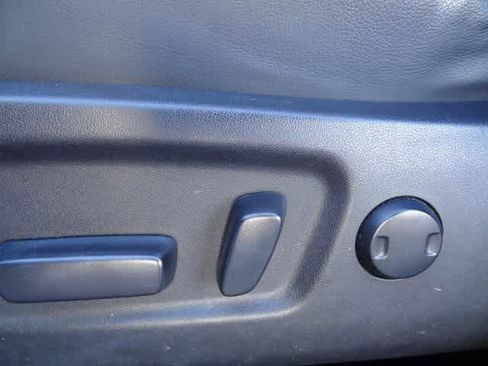 Used 2014 Toyota Highlander Limited Platinum image 8