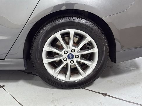 Used 2017 Ford Fusion SE image 23
