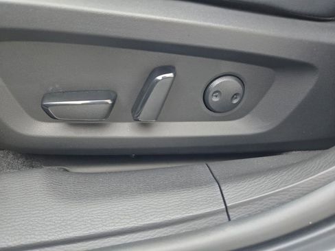 New 2025 Mitsubishi Outlander SE image 16