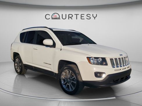 Used 2016 Jeep Compass High Altitude image 5